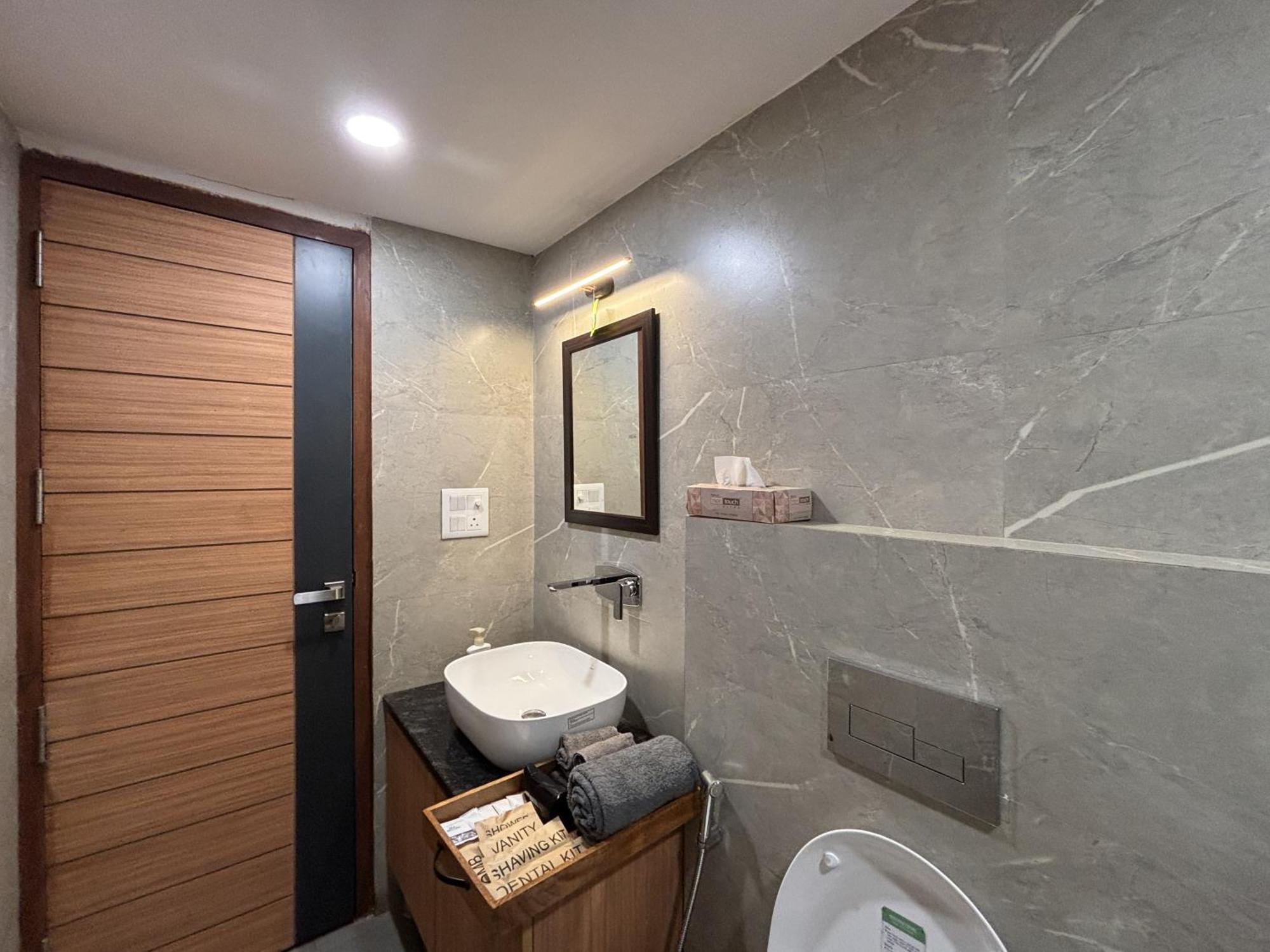 Hotel Housr Sector 45 Gurgaon Near Artemis Hospital Exteriér fotografie